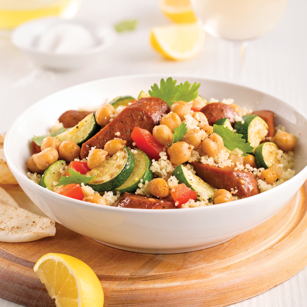 Couscous aux saucisses végétaliennes et courgettes