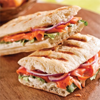 Paninis au saumon fumé et roquette