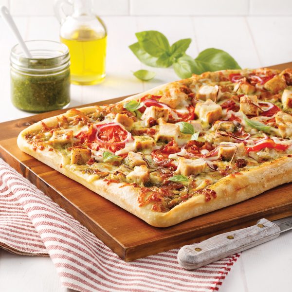 Pizza au poulet, sauce au miel et pesto