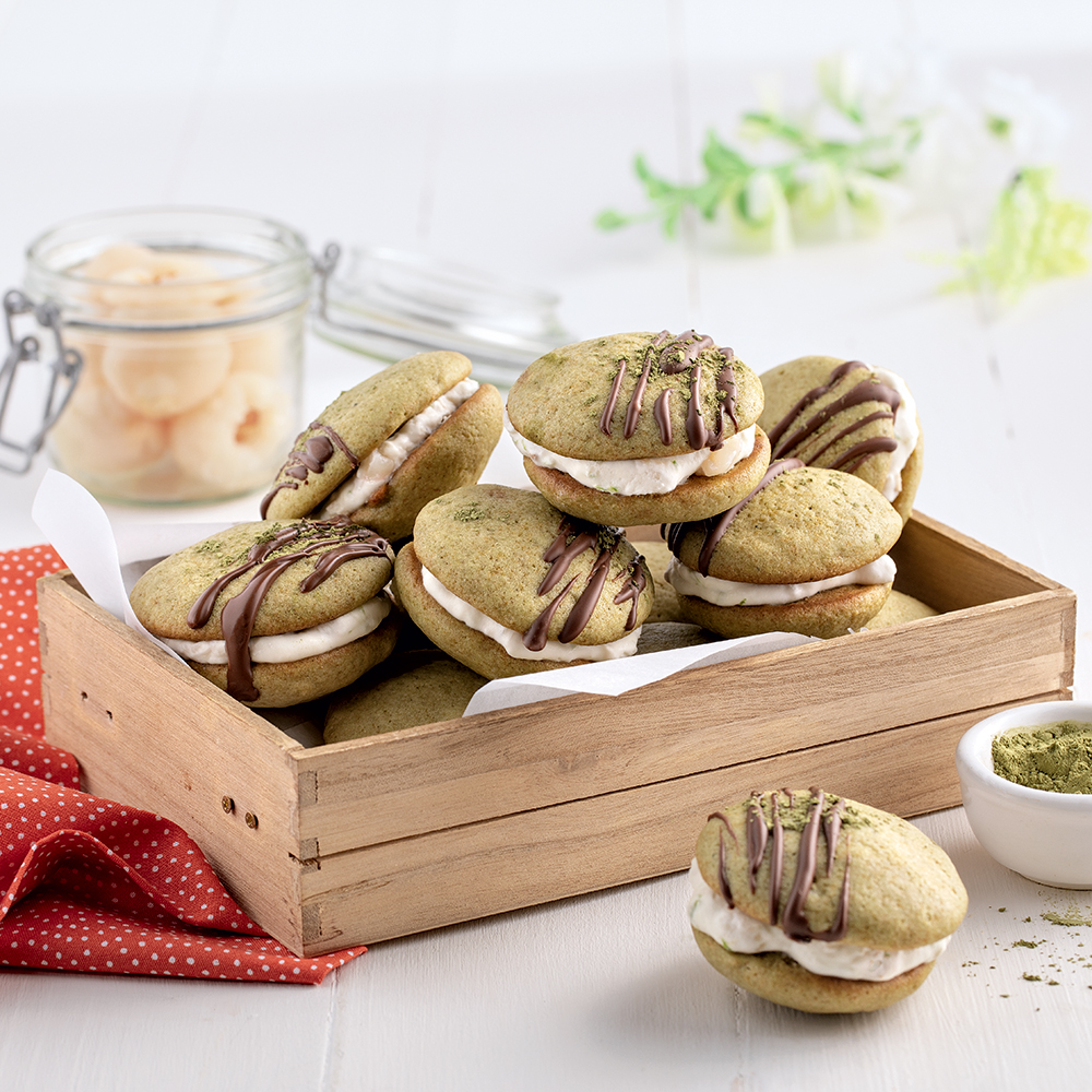 Whoopie pies au matcha et aux litchis pour terminer un repas d'été