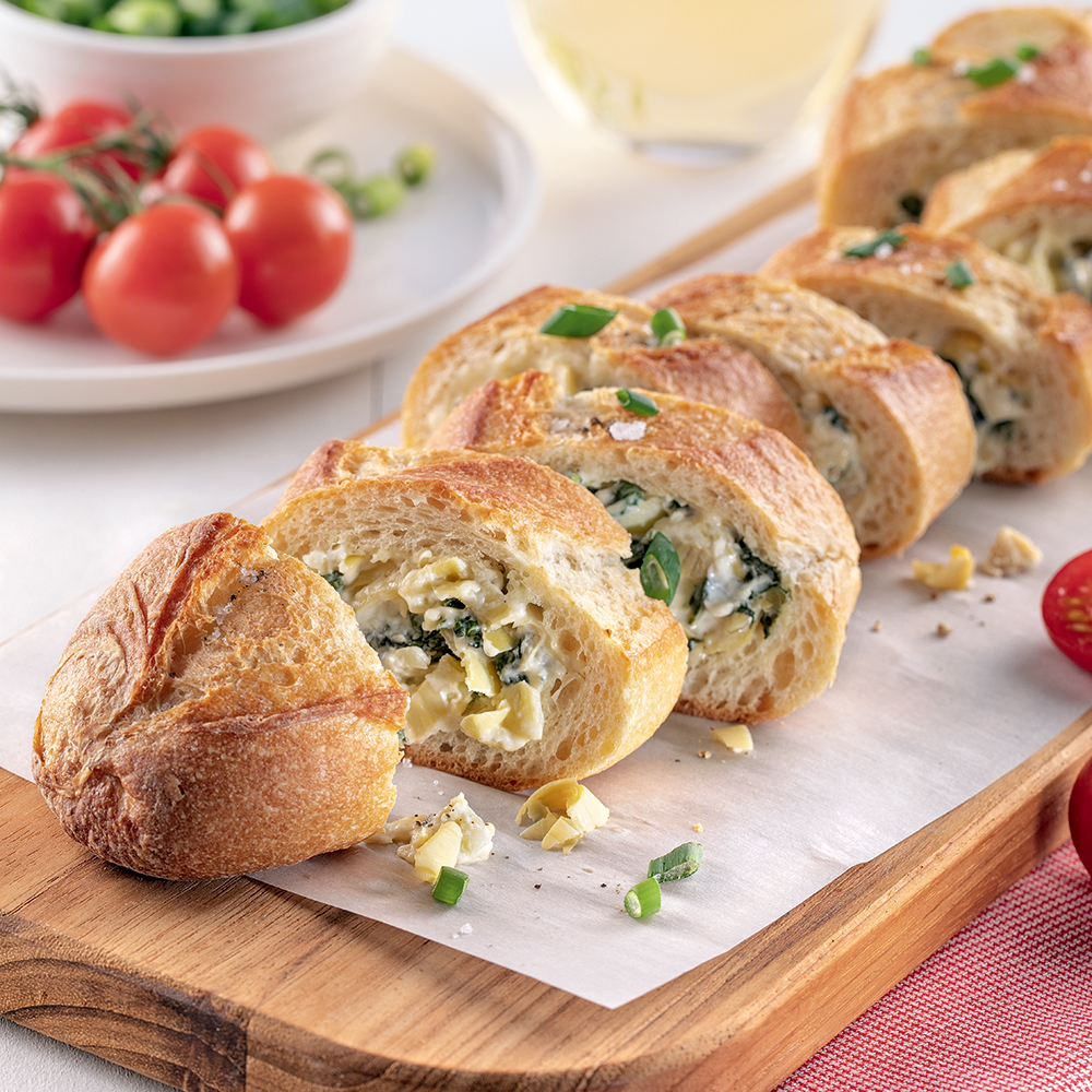 Baguette farcie aux artichauts et fromage fondant, parfaite pour les recettes d'été