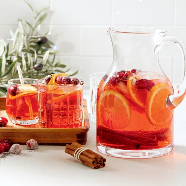 Sangria d’hiver aux canneberges et cannelle