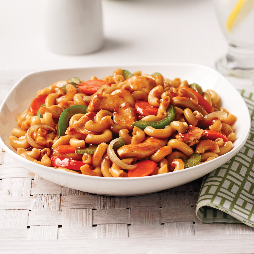 Macaroni chinois au poulet à la mijoteuse avec légumes