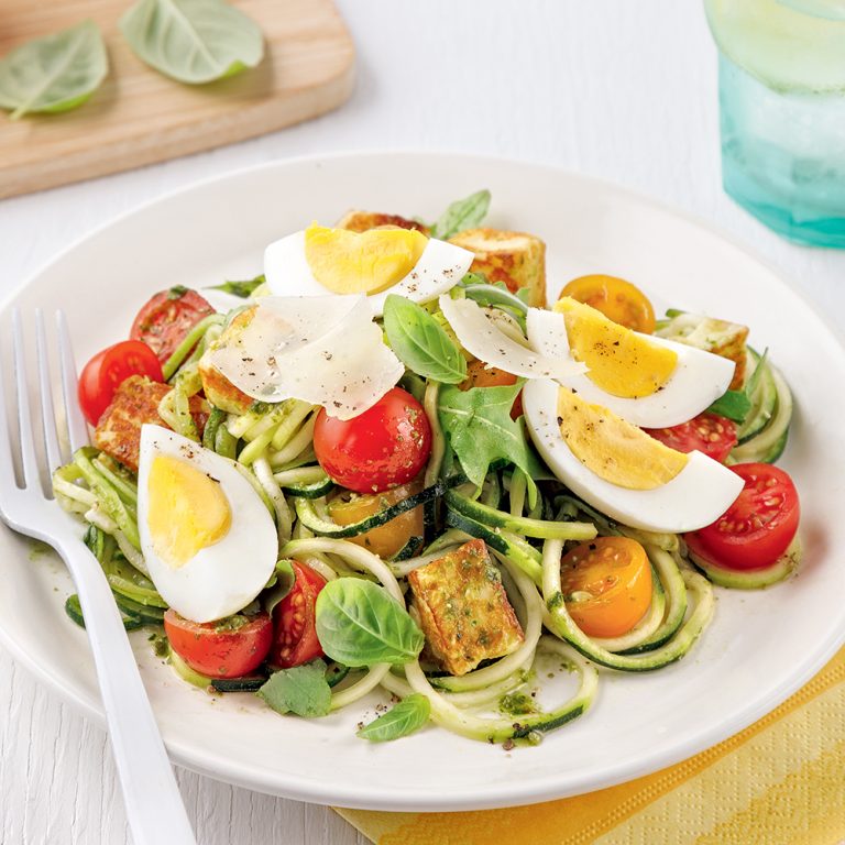 Nouilles de courgettes au pesto et halloumi 5 ingredients 15 minutes