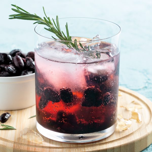 Gin-tonic camerises et romarin