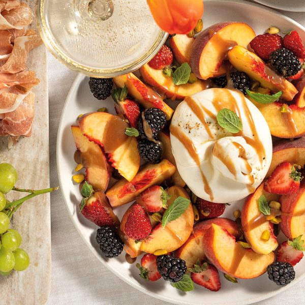 Burrata aux fruits et au caramel framboises