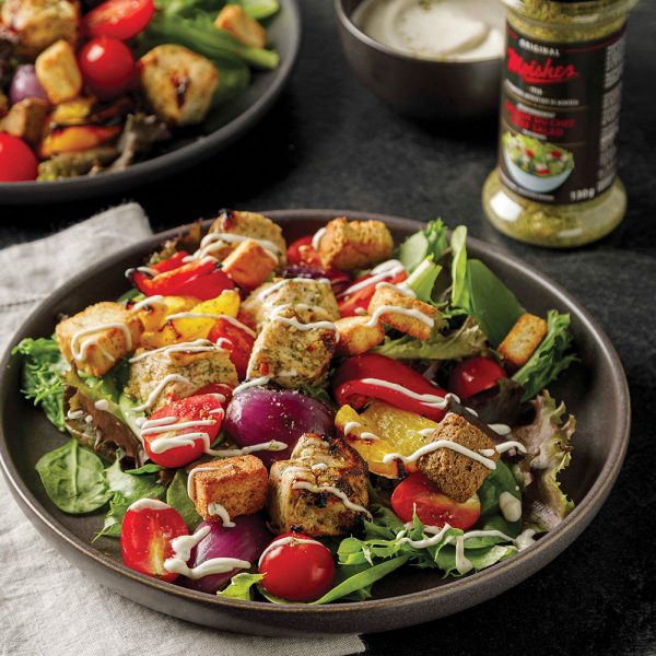 Salade au poulet et légumes grillés