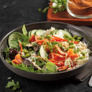 Salade de riz croustillante au saumon