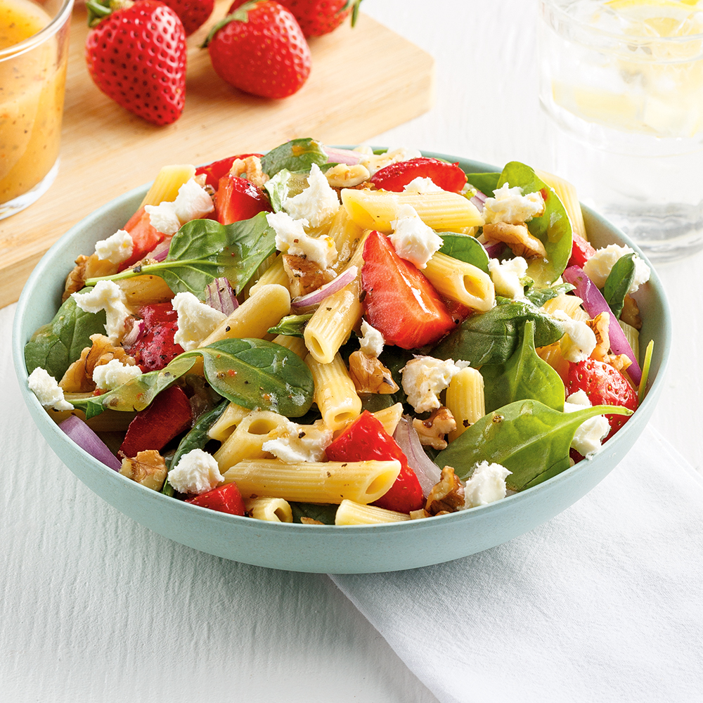 Salade de pâtes fraises et fromage de chèvre