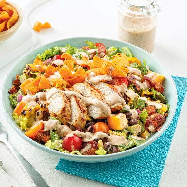 Salade tex-mex au poulet grillé et croustilles