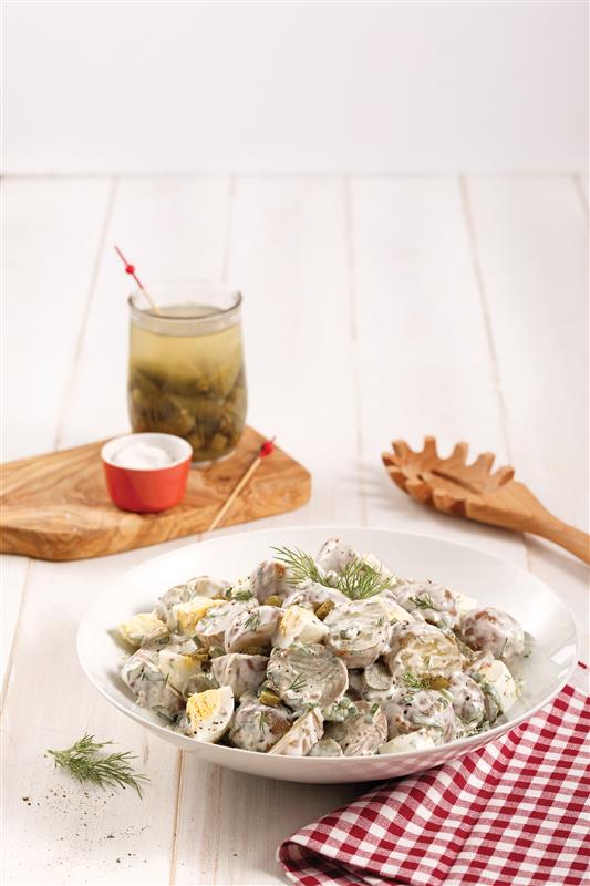 Salade de pommes de terre, oeufs et cornichons