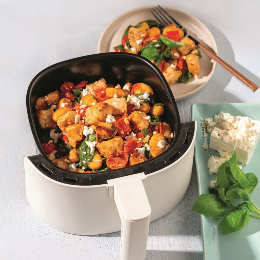 Tout-en-un de poulet, gnocchis et légumes à la méditerranéenne