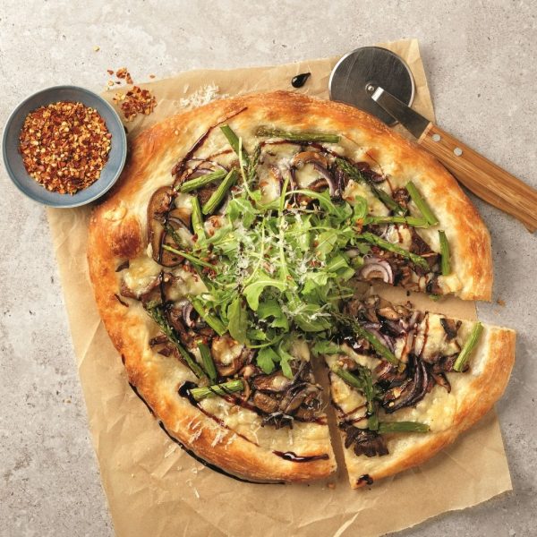 Pizza aux champignons et asperges
