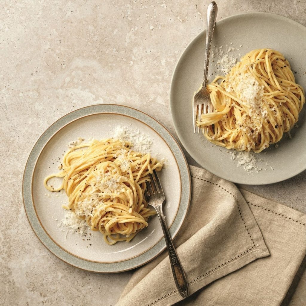 Spaghetti cacio e pepe à la québécoise