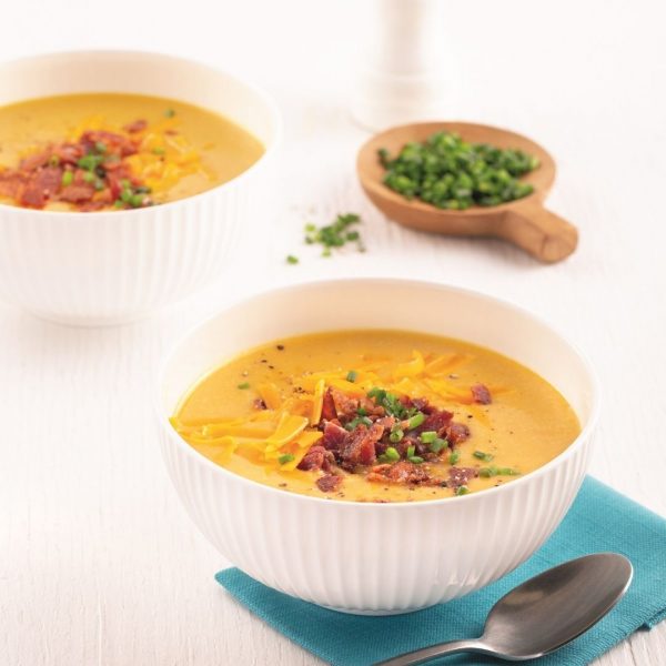 Soupe cheddar, bacon et pommes de terre