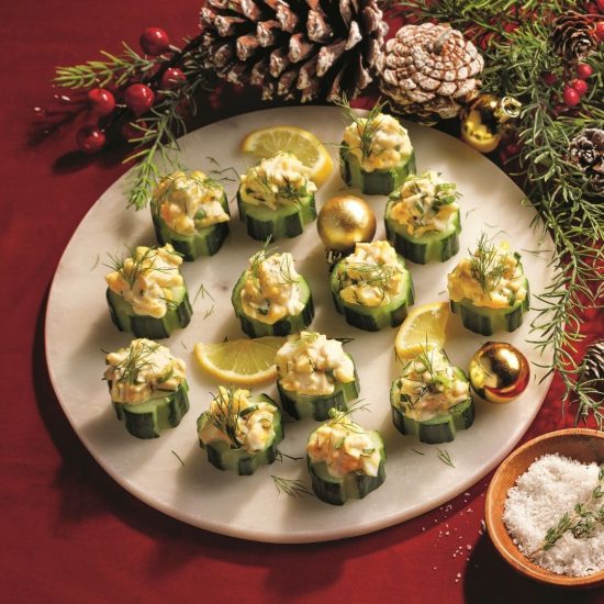 Bouchées de concombre et salade d'oeufs