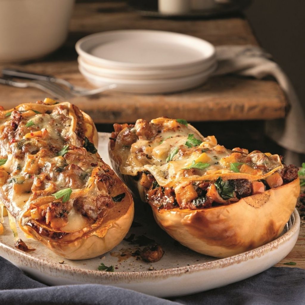 Courge farcie à la saucisse et fromage à raclette