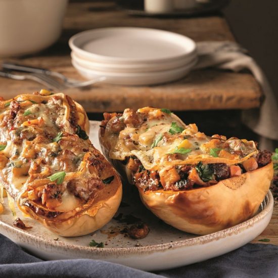 Courge farcie à la saucisse et fromage à raclette