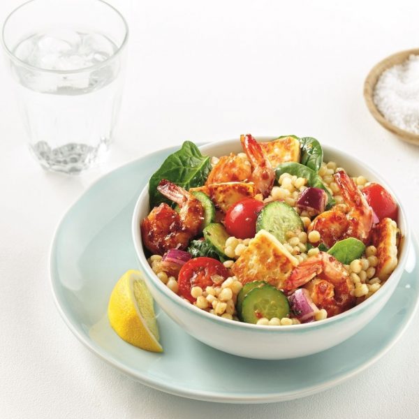 Salade de couscous perlé, halloumi et crevettes au miel