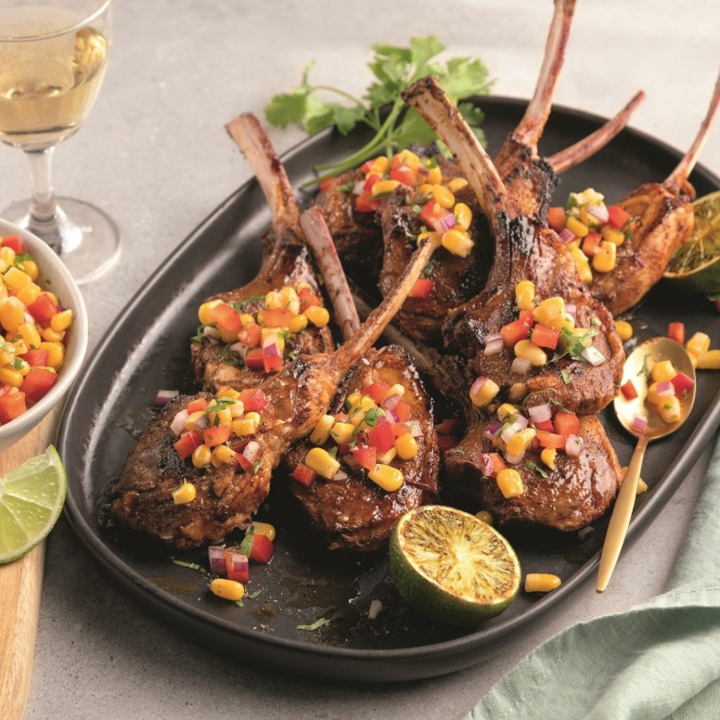 Côtelettes d’agneau tex-mex et salade de maïs express