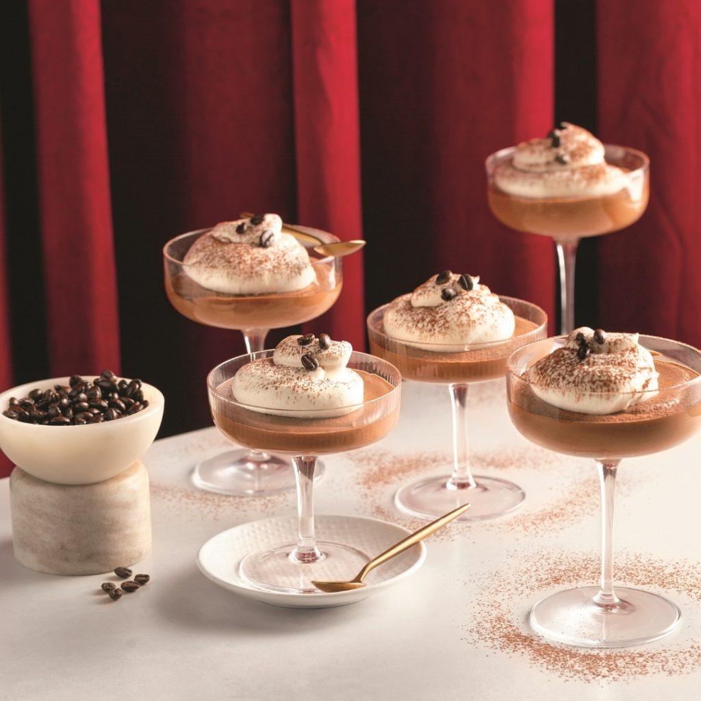 Verrines de mousse au chocolat style espresso martini