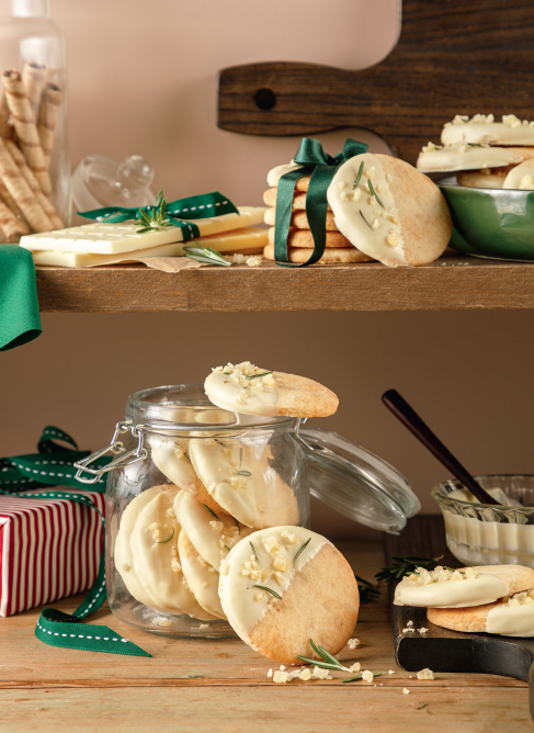 Biscuits sablés au gingembre,  romarin et chocolat blanc