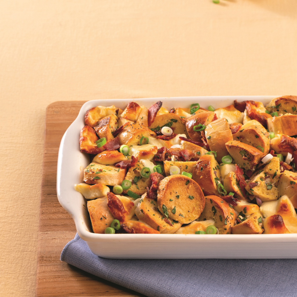 Casserole de bagels au fromage en grains