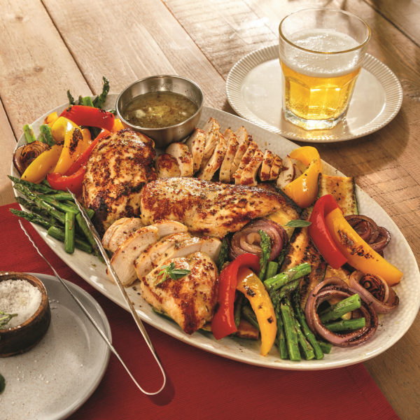 Plateau de poulet à la moutarde et légumes sautés