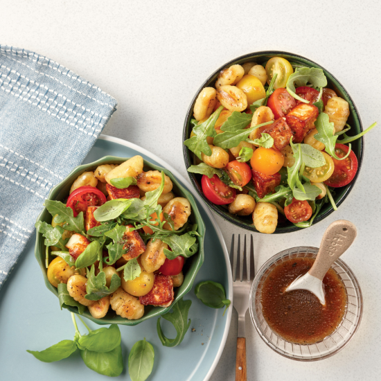 Salade de gnocchis et halloumi grillés