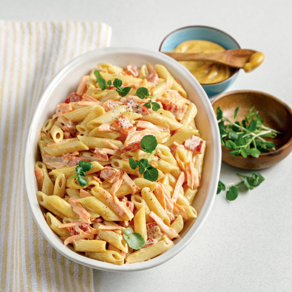 Salade de pâtes au cari et poivrons rôtis