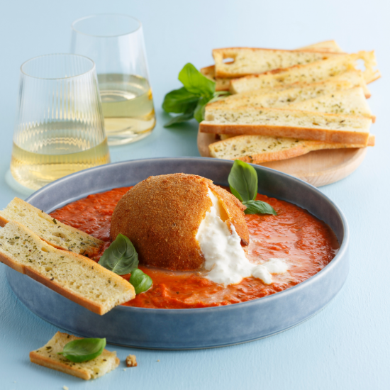 Burrata frite sur sauce à la vodka