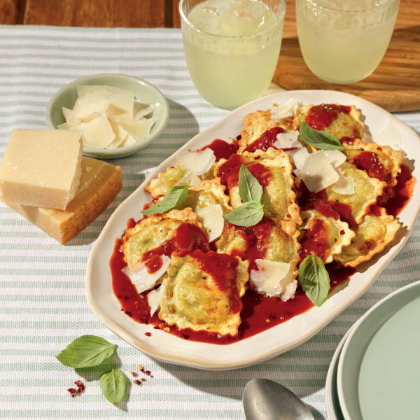 Plateau de raviolis croustillants à l’air fryer et sauce tomate