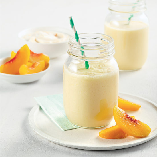 Smoothie aux pêches et yogourt