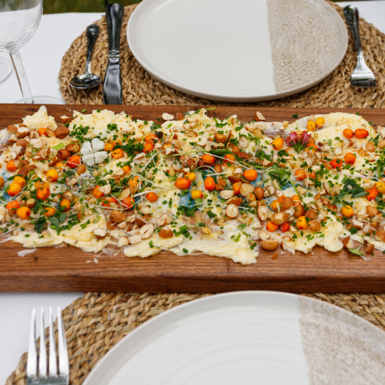 Planche de beurre fouetté sucré-salé aux flocons d’érable