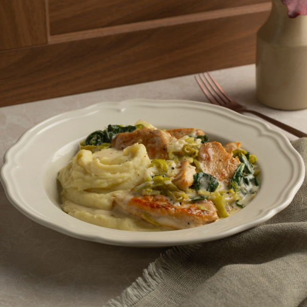 Poulet à la crème, poireaux et épinards
