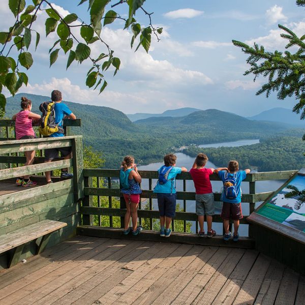 10 endroits incontournables pour une randonnée pédestre en famille!