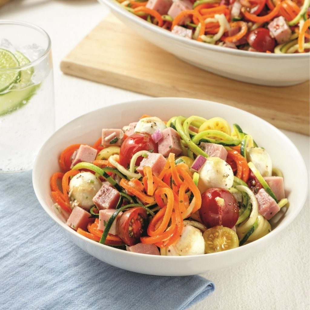 Salade de légumes en spirales et jambon