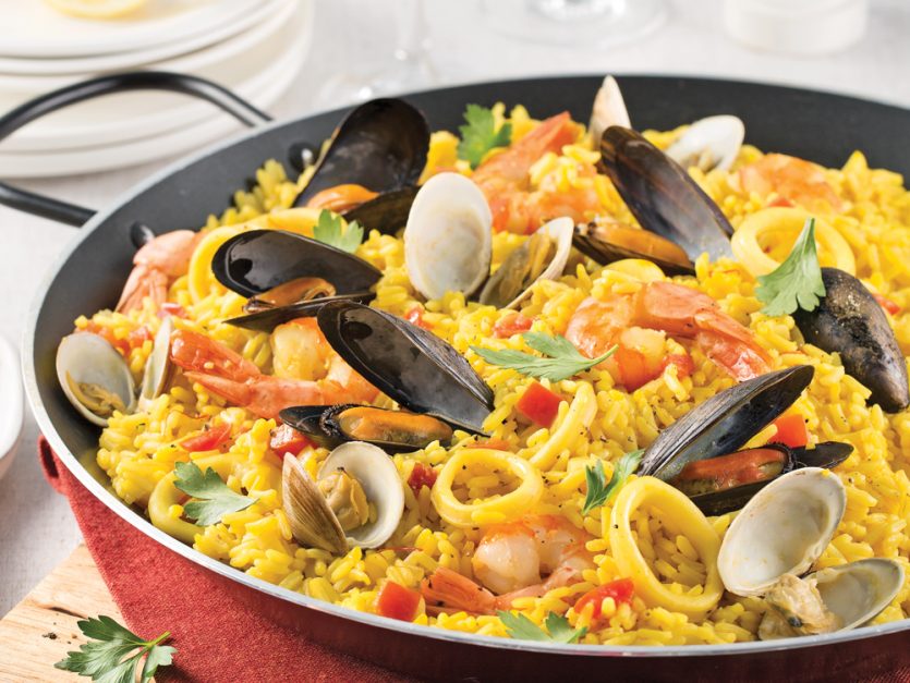 Paëlla traditionnelle aux fruits de mer
