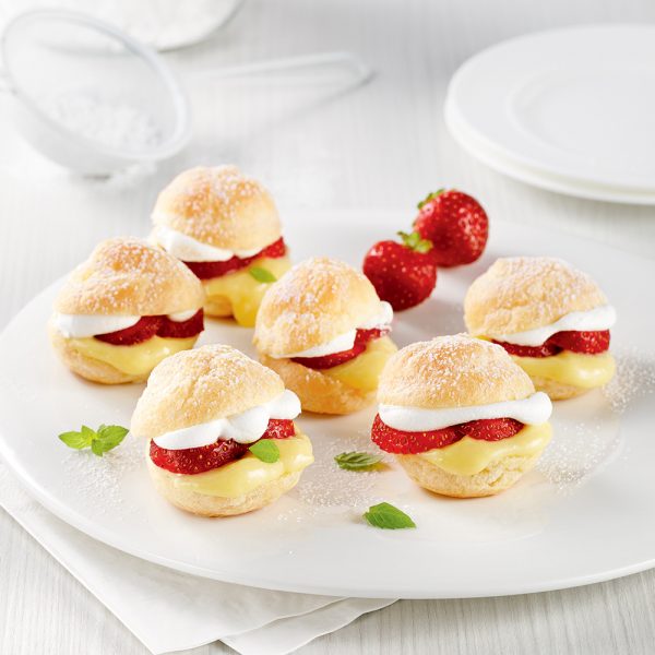 Choux à la crème aux fraises