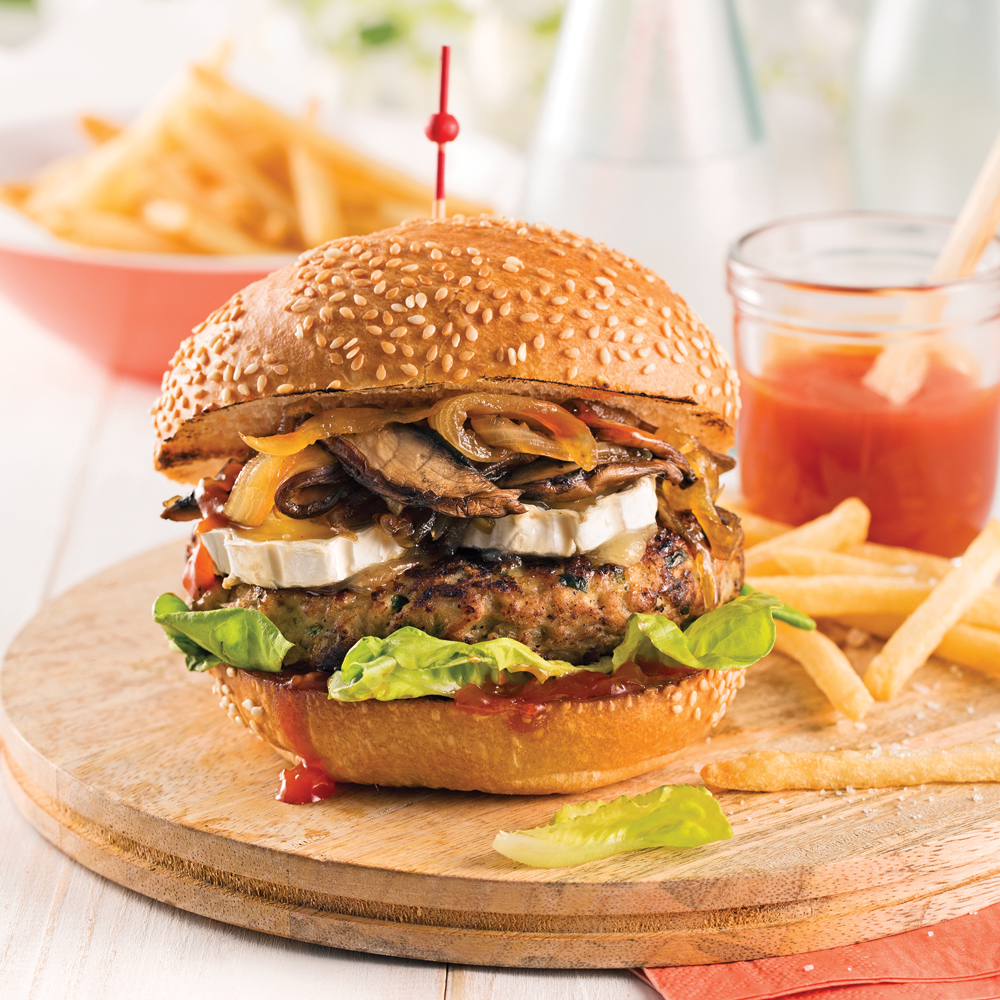 Burger sucré-salé avec pomme et confit d’oignons