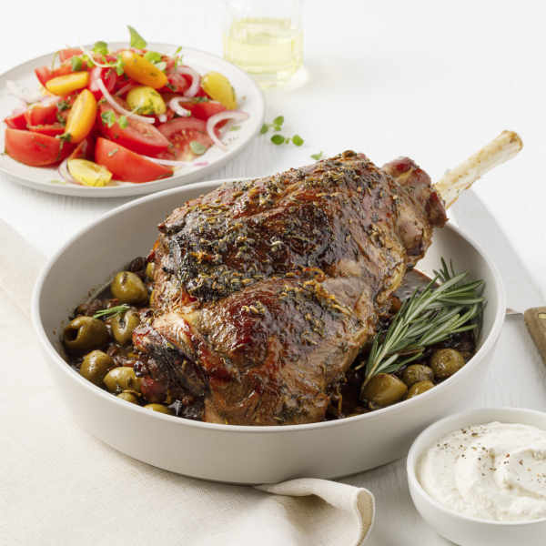 Gigot d’agneau aux olives et pistaches