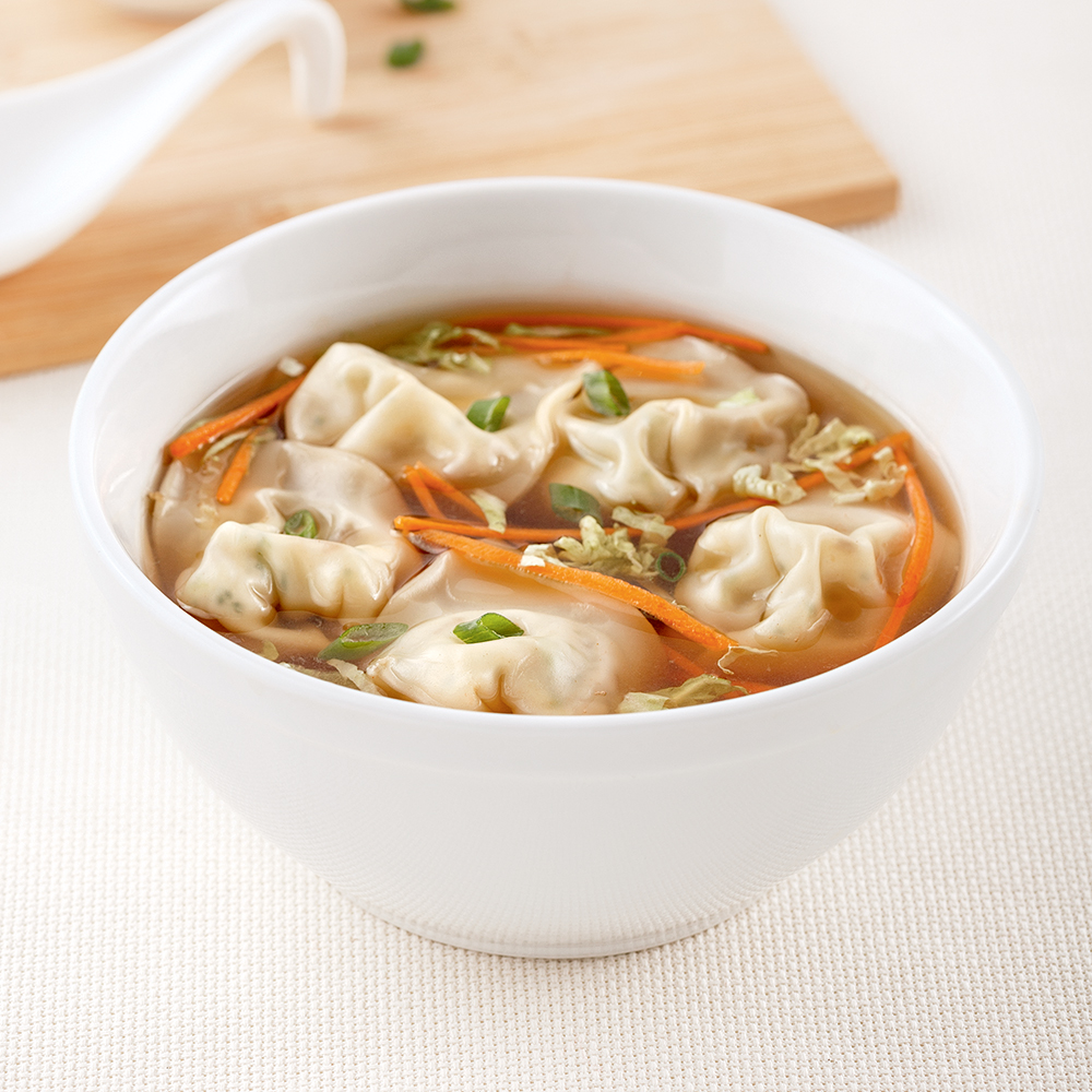 Soupe wonton végétarienne au tofu et aux légumes