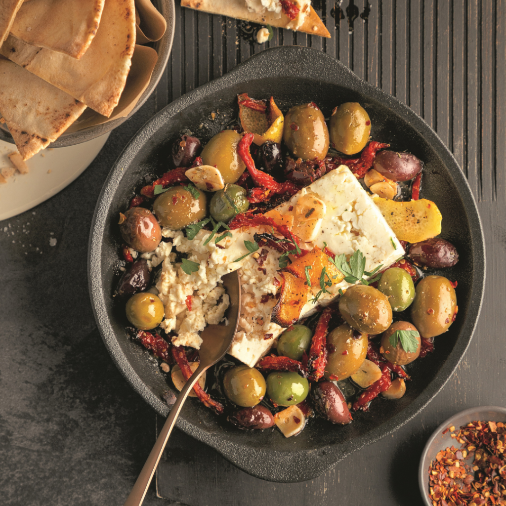 Feta au four aux olives et tomates séchées