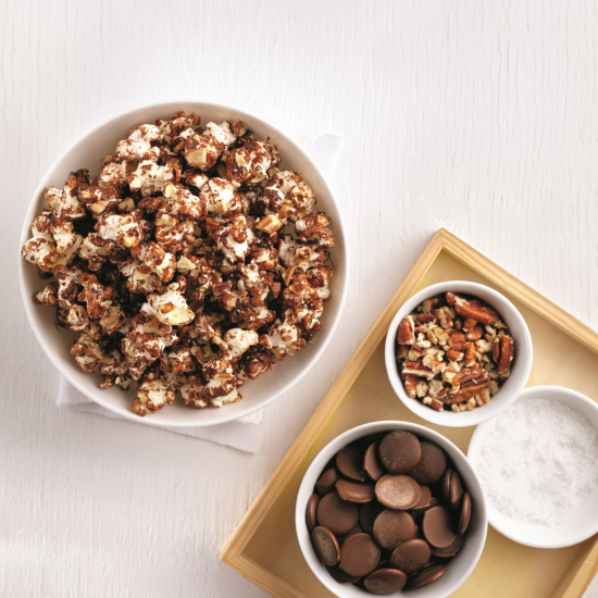 Popcorn au chocolat noir, pacanes et fleur de sel