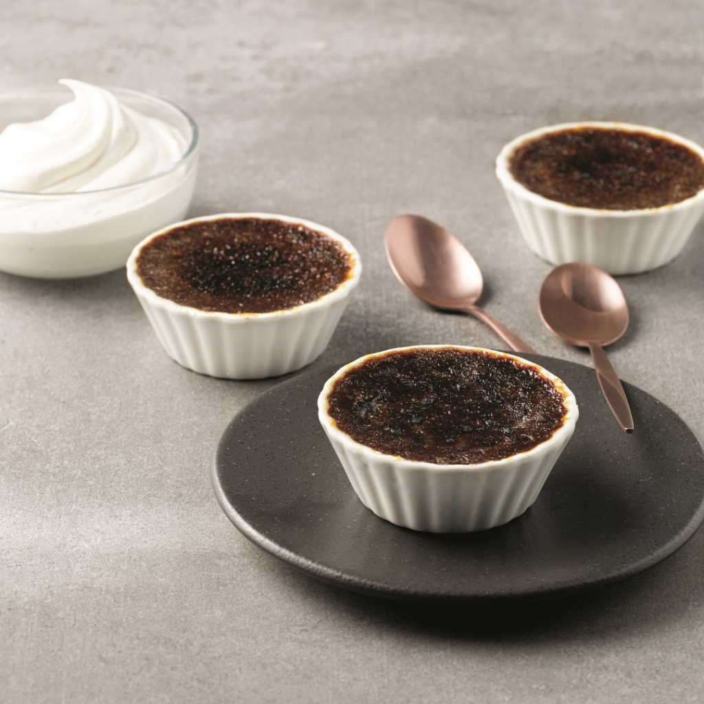 Mini-crèmes brûlées au chocolat chaud