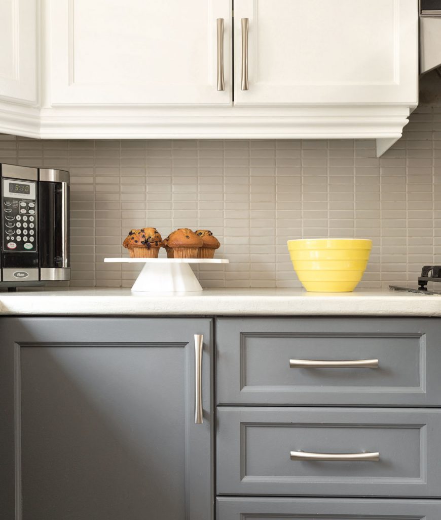 Cuisine, armoire blanches et grises Je Décore