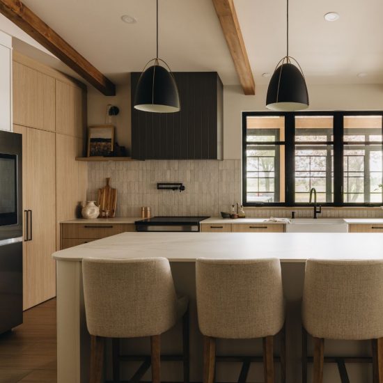 Un style campagne modernisé pour cette cuisine raffinée et conviviale