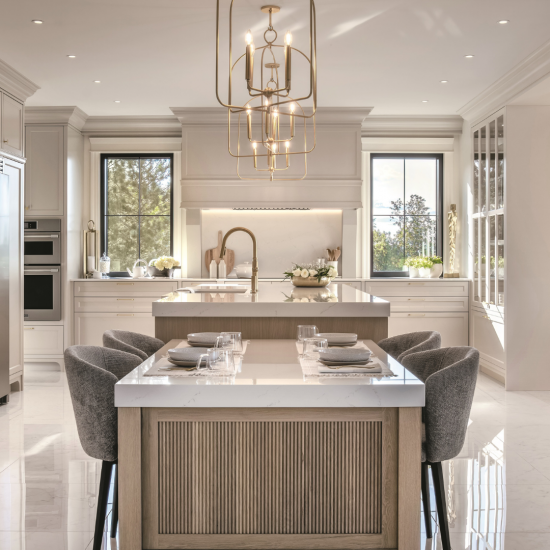 Élégance majestueuse dans cette cuisine sur mesure
