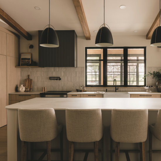 Un style campagne modernisé pour cette cuisine raffinée et conviviale