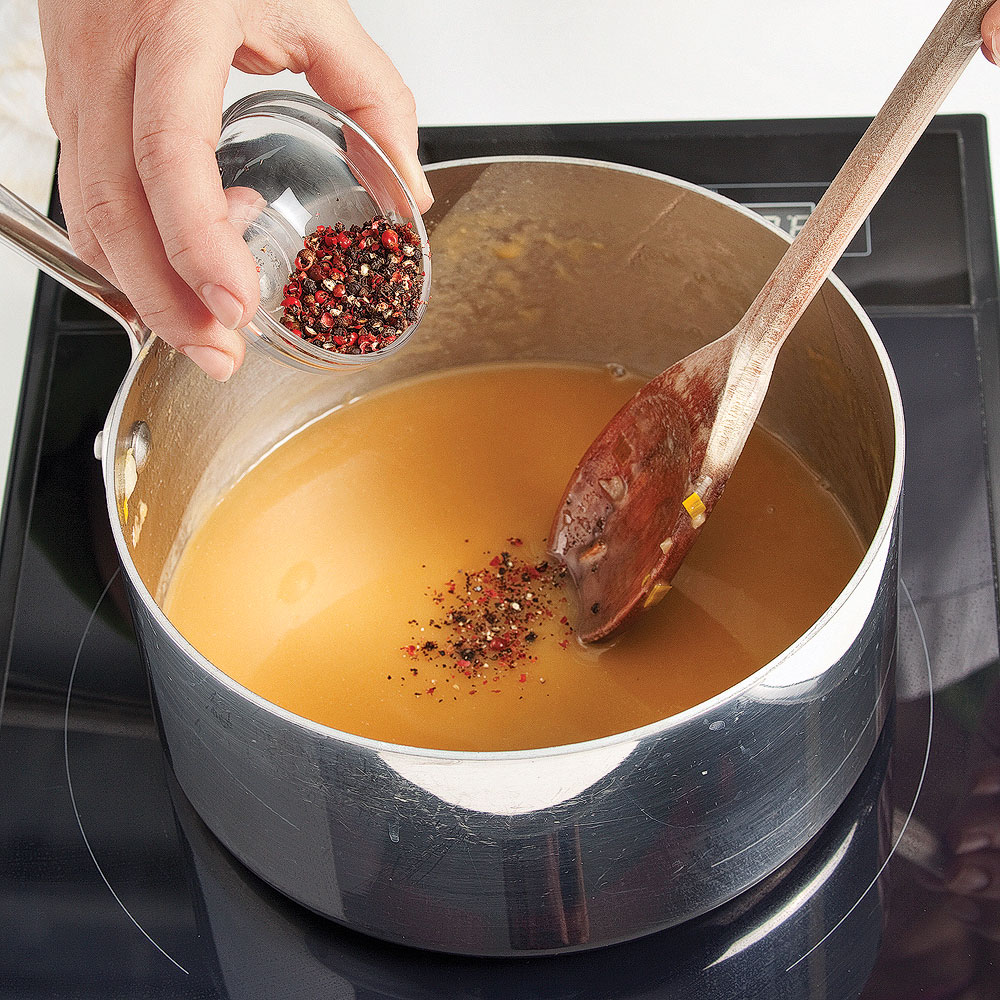 Réaliser une sauce aux cinq poivres en 6 étapes 5 ingredients 15 minutes